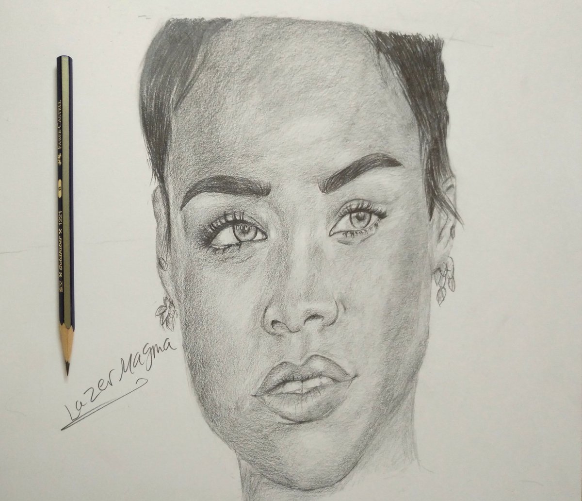 lazermagma's tweet photo. My latest drawings Rihanna #rihanna #youtuber #youtube #realismdrawing #speed_drawing #drawing https://t.co/cQh9GkcbaO