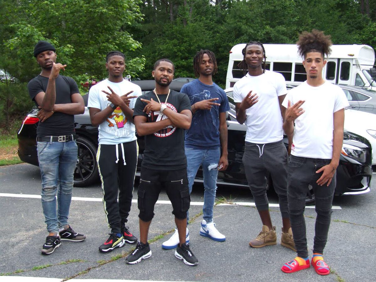 DaRealExtortion's tweet image. Album with @zaytovenbeatz is otw Stay tuned #GlobalTakeover #R2R #BlockENT 🚀🚀🚀🚀🚀🌪