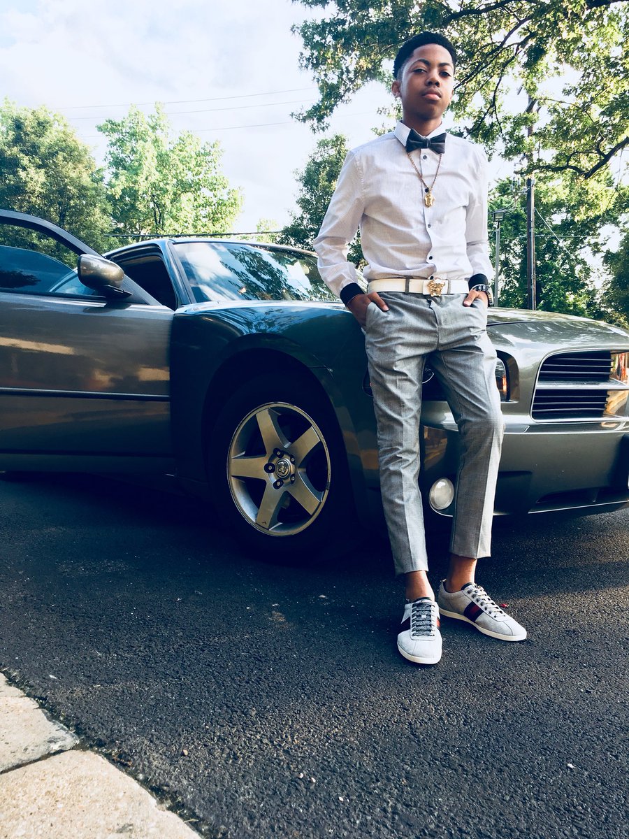 youknow_Rose's tweet image. My Lil Bro Said He Ain’t Going 50/50 . #8thGradeProm