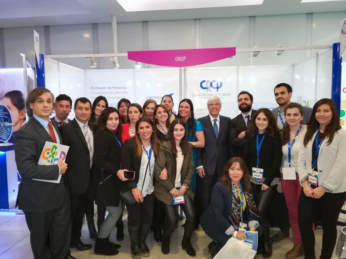 encuentrocrcp's tweet photo. El equipo de la @CRCPValpo finaliza una exitoso 22° Encuentro Empresarial junto a Mark Kramer #22ee https://t.co/pUaV8fagz6