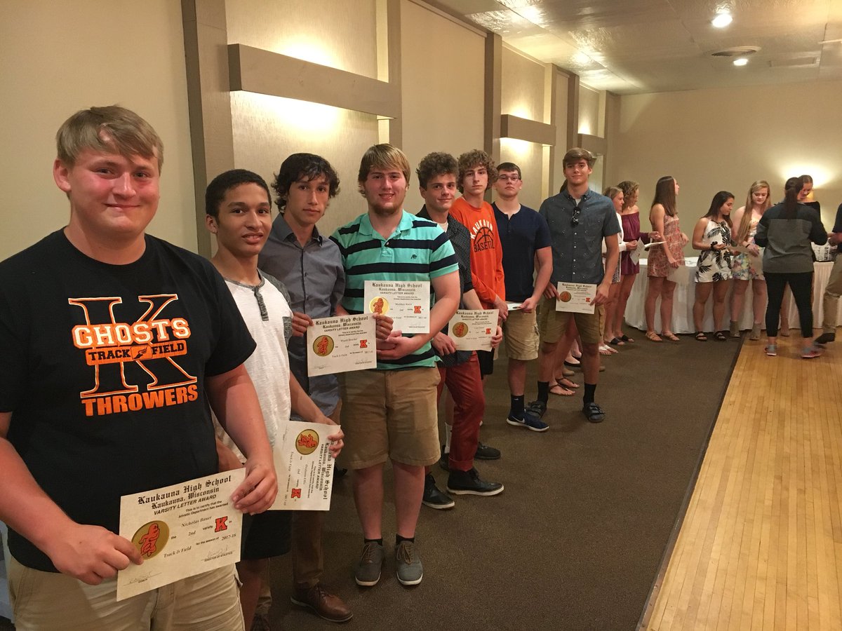 #kaukaunastrong <a href="/kaukgirlstrack/">Kaukauna Girls Track</a> <a href="/KaukaunaTrack/">Kaukauna Track</a> 2nd year Letter winners!!