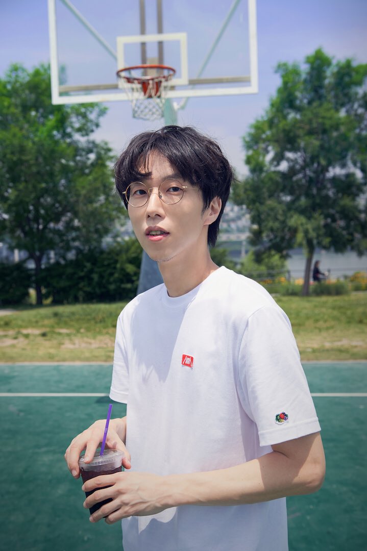 antennamusic's tweet photo. peppertones / long way \
SNAP SHOT 📸 with official goods 
⠀
[D-2] 2018 페퍼톤스 콘서트 ‘long way’
https://t.co/qbEuNS5N5E
⠀
#페퍼톤스 #신재평 #이장원 #peppertones #longway
#fruitoftheloom #프룻오브더룸 https://t.co/VLX6dvh0Kw