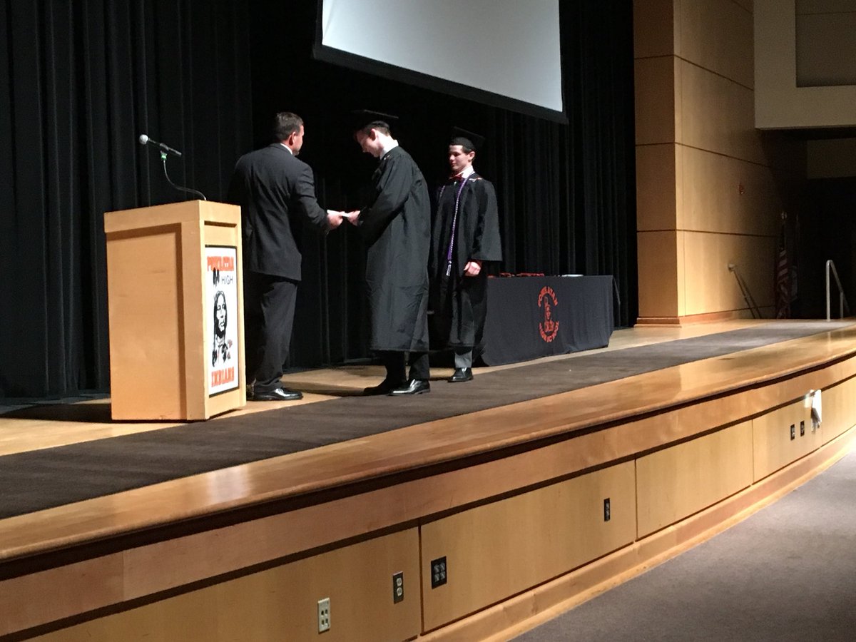 PowhatanHS's tweet photo. Richard FitzSimmons of Blackhawk Gym presents four memorial scholarships in honor of VSP Special Agent Michael Walter. #BeLikeMike @Ptown_Wrestling https://t.co/QkfVQf8Zsa