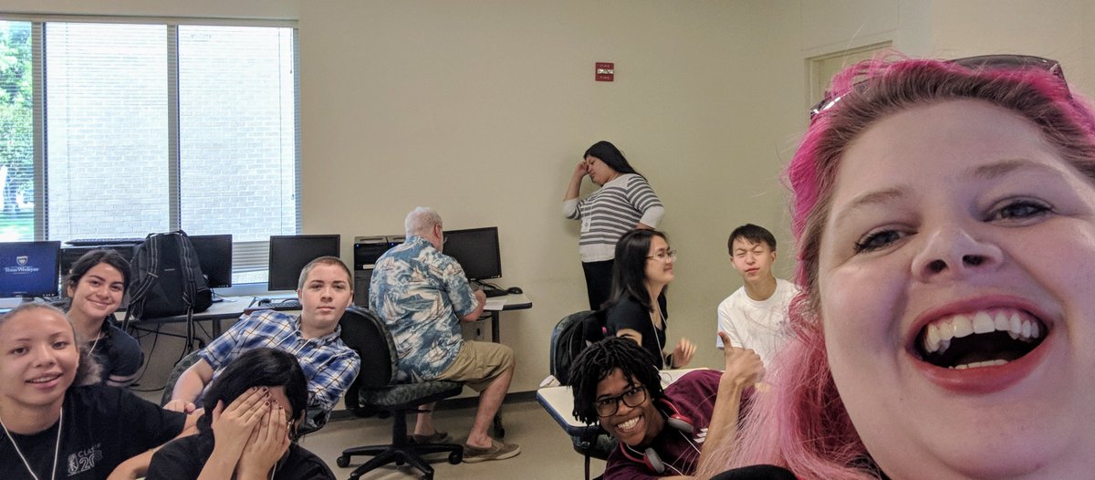 DoesitPew's tweet photo. 👩‍🏫I taught a bunch of gifted highschool #TexPREP computer science students 💻 at @TexasWesleyan how to build their first #Android app today! 😁 https://t.co/bvSoyu1RpC