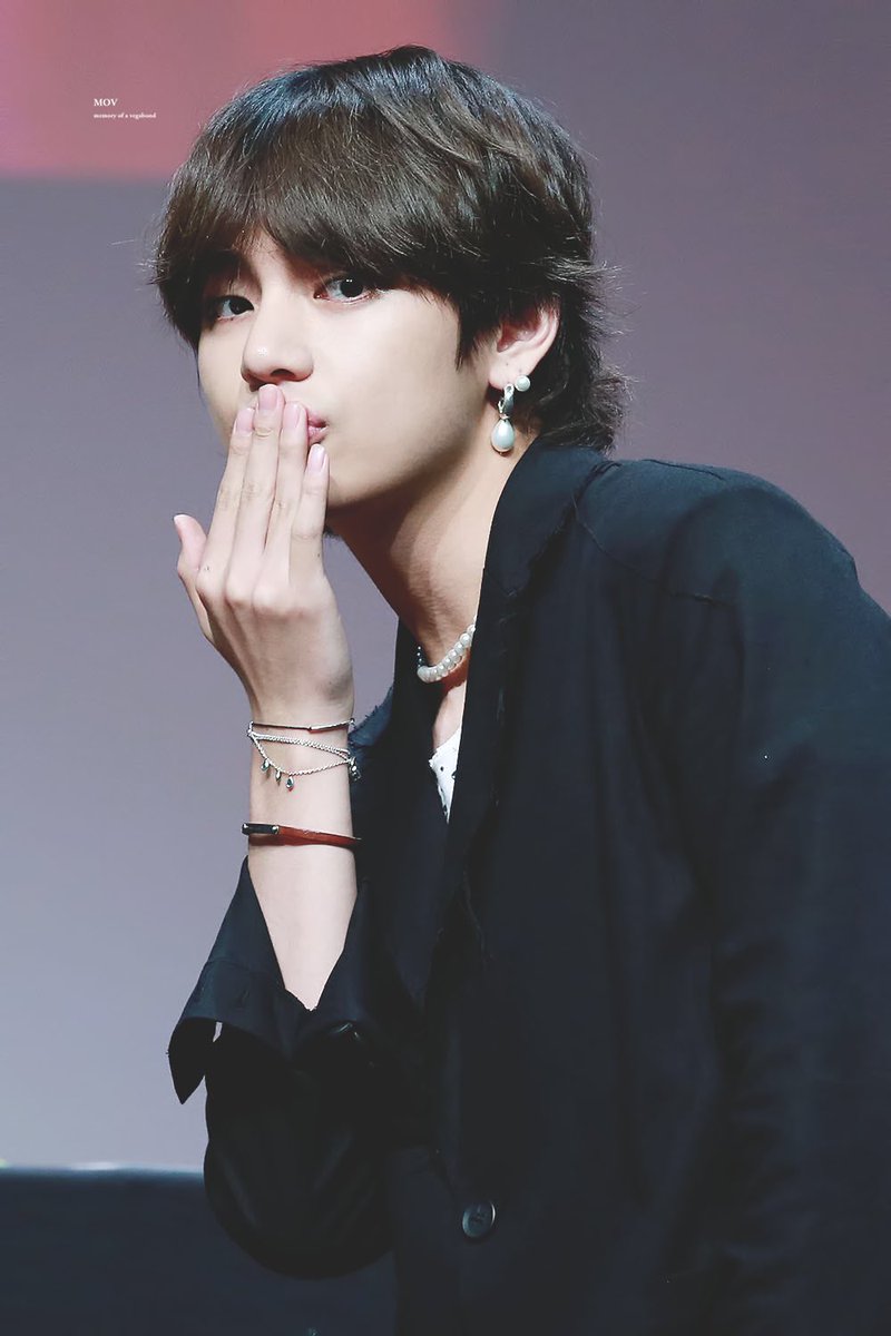 taehyung pics⚡️ tweet media