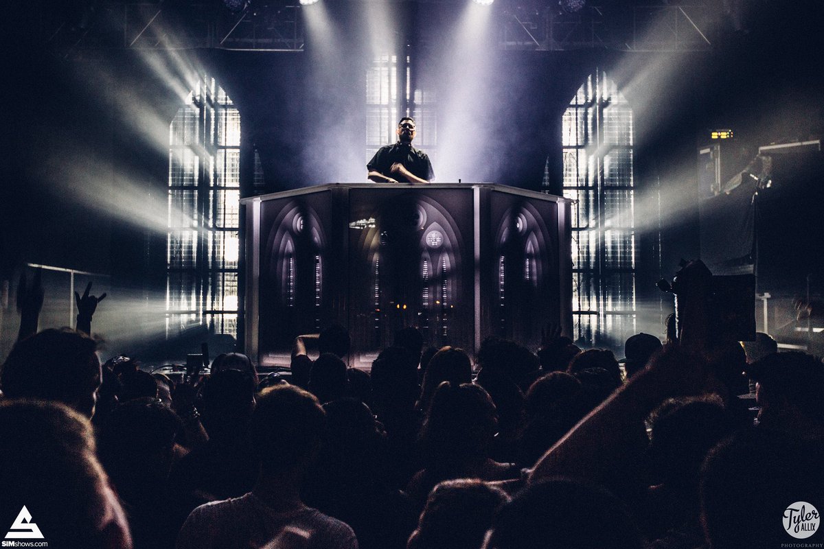 SIMshows's tweet photo. #TBT Tchami's last Minneapolis show was 🔥

We can't wait for his return to MPLS on 06/22! Tickets still available online: https://t.co/MXLFw2zmAT 

**LIKE** this pic for your chance to win a FREE ticket to the show! 

#SIMshows #ChurchIsInSession #ThrowbackThursday #Skyway https://t.co/W2nuaZYmJI
