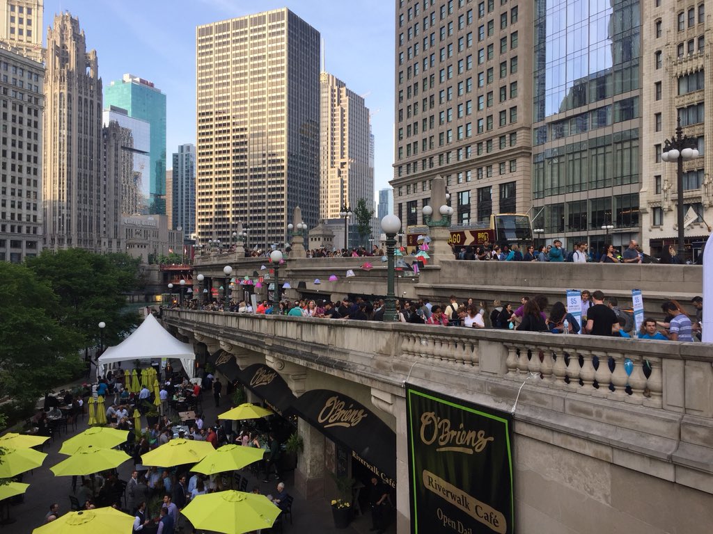 MichaelMEdwards's tweet photo. #placemaking in the Chicago Loop.  Happy summer everyone! @ChiLoopAlliance #activate https://t.co/Zn1Po2Ypqw