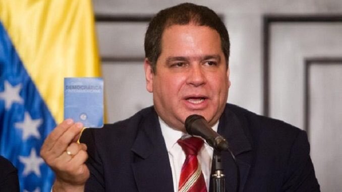 RobertoCarlo14's tweet photo. URGENTE!!

-----DENUNCIA MUY GRAVE-------

El diputado Luis Florido de Voluntad Popular, mano derecha de Leopoldo López: https://t.co/6zOVbBnWFE

(Atención @Almagro_OEA2015 
@beatrizbecerrab @TAMARA_SUJU
@JoseColinaP @Veppex1) https://t.co/O7LZDsXwPo
