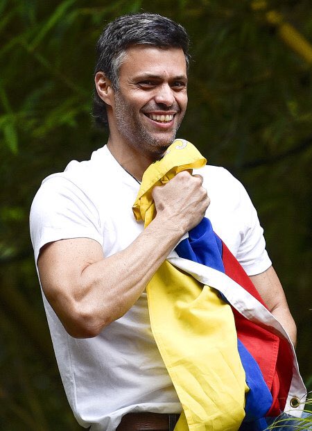 RobertoCarlo14's tweet photo. URGENTE!!

-----DENUNCIA MUY GRAVE-------

El diputado Luis Florido de Voluntad Popular, mano derecha de Leopoldo López: https://t.co/6zOVbBnWFE

(Atención @Almagro_OEA2015 
@beatrizbecerrab @TAMARA_SUJU
@JoseColinaP @Veppex1) https://t.co/O7LZDsXwPo