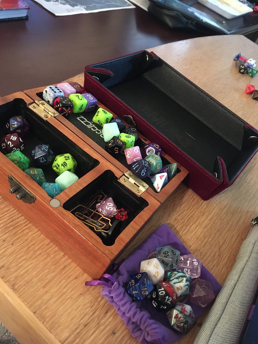 gingawr's tweet photo. D&D night! I would talk about how well my Blood Hunter is doing but don't want to jinx it! #dungeonsanddragons #slayerstake #bloodhunter https://t.co/MF1VBBxDAI