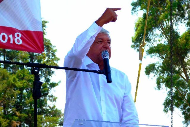 elcensor_tlax's tweet photo. #ElCensor No dejar que traten de comprar las voluntades de la gente: Lorena Cuéllar https://t.co/IbhPSv6IGb https://t.co/Utrb8ASpzk