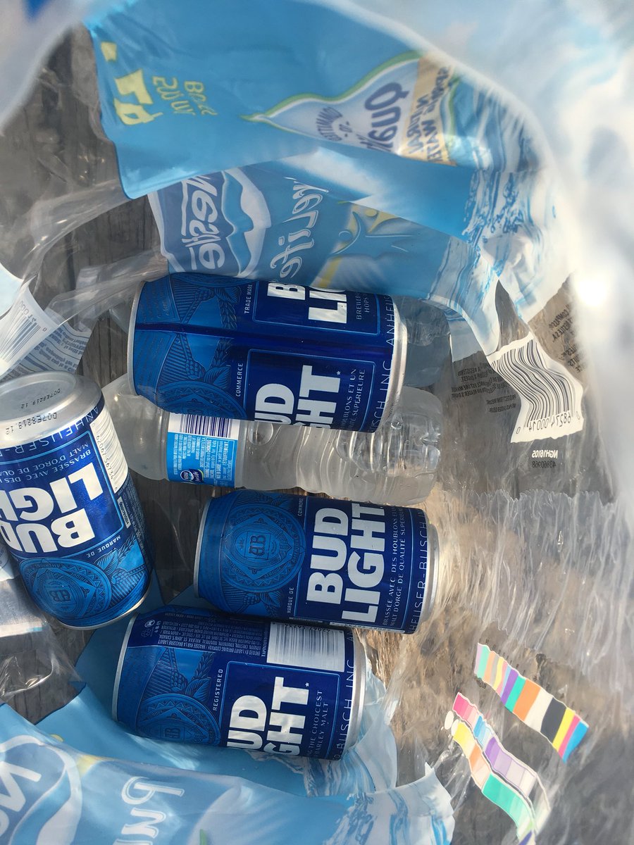 mr_terrett's tweet photo. Brother asked for 3 beer and a snack. So I brought him 4 beer and a water. #snackonthat I don’t even make my own lunches you want me to make yours. #asif https://t.co/iw1KvHRiHY