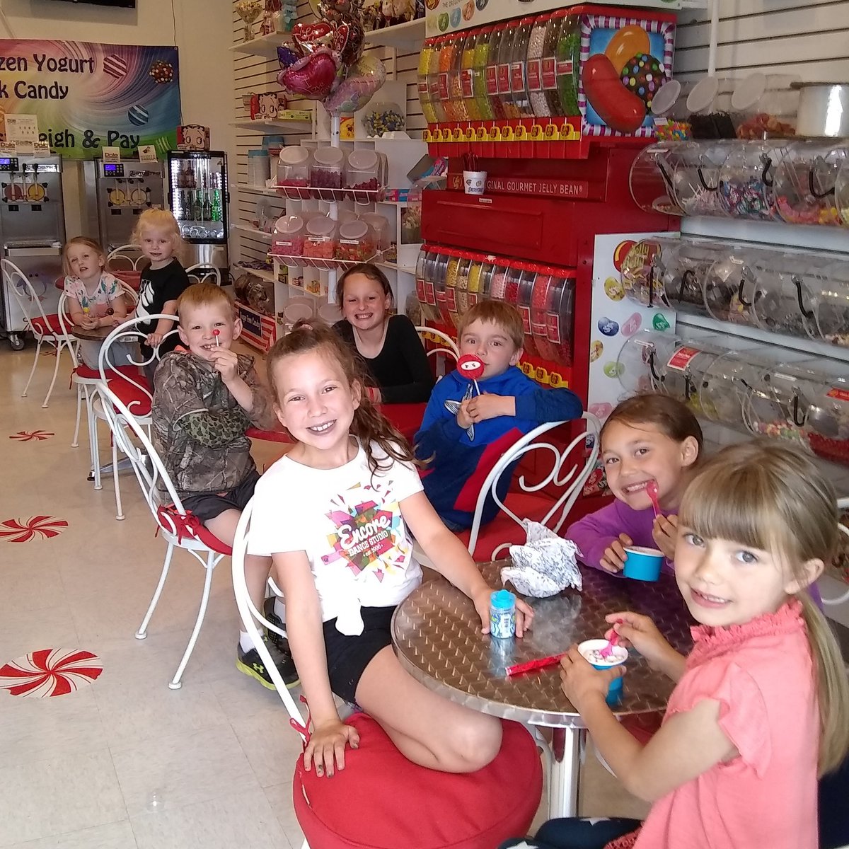 SwtScoops's tweet photo. It's always party time at Sweet Scoops! https://t.co/ZrirUIqZla