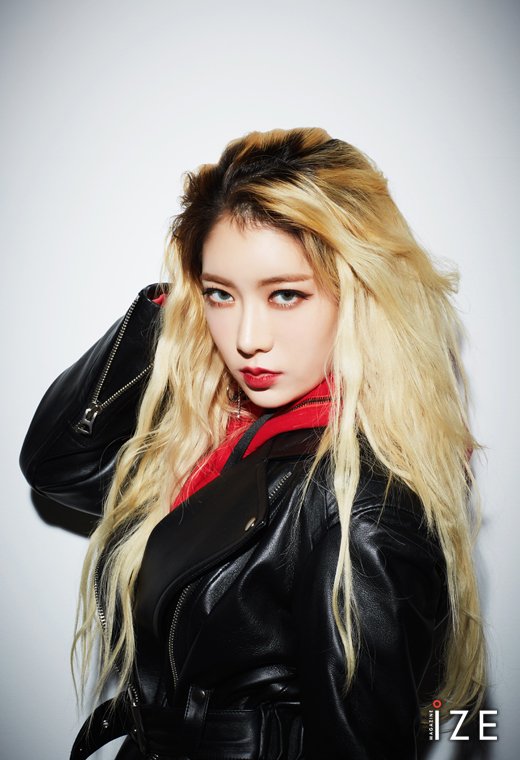 izemag's tweet photo. 프리스틴V│레나 “히스 레저의 연기를 보고 악당에게 빠졌어요.” by 글 박희아, 사진 이진혁

걸그룹 프리스틴의 유닛 프리스틴V의 앨범 ‘Like a V’의 V는 빌런(Villain)이라고 한다. 그리고 그들의 노래는 악당들이 무대 위에서 날뛰는 ‘네 멋대로’다.

https://t.co/QKiLZ7rqnc https://t.co/pWOi86fpcp