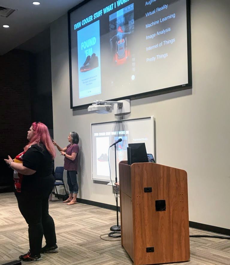 DoesitPew's tweet photo. Honored to get to talk to 60 students at the @TexasWesleyan  #TexPREP program about my journey in #STEM and what I do. 

Slides on @YouTube  : https://t.co/vT3wBDJz0r https://t.co/I2nKC2tcSH