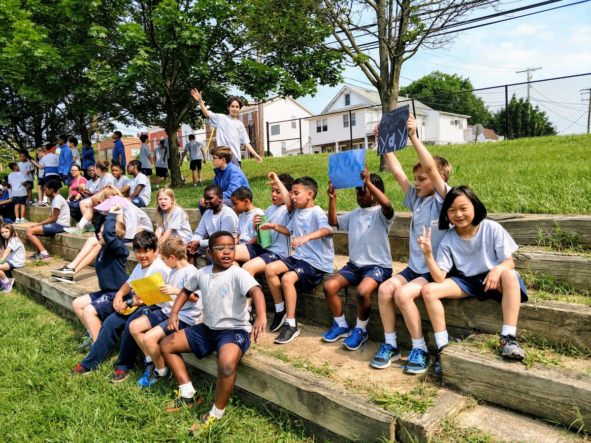 MusicAtSMM's tweet photo. We've got some supprtive kids here at St. Mary's... Cheering on the fifth grade "nuggets" https://t.co/zBvLyhbvaY