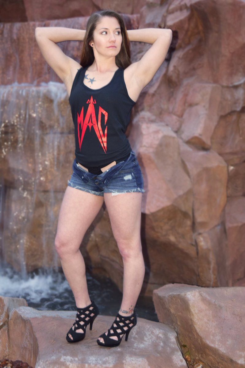 ajmacofficial's tweet photo. Merch: @ApparelMidnight &
IG: @ayejaymacmusic
#edmlifestyle #midnightapparel #getmidnightapparel #bpm #midnightraverclothing #edm #electricarea #edmbabes #model #macmerch #ajmac #pose #igers #instalike #instamodel #ravebabes https://t.co/tGzSx7HZbW