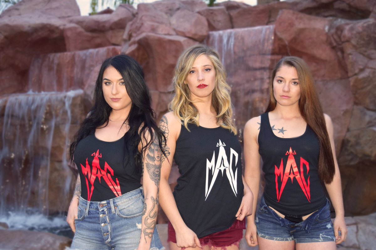 ajmacofficial's tweet photo. Merch: @ApparelMidnight &
IG: @ayejaymacmusic
#edmlifestyle #midnightapparel #getmidnightapparel #bpm #midnightraverclothing #edm #electricarea #edmbabes #model #macmerch #ajmac #pose #igers #instalike #instamodel #ravebabes https://t.co/tGzSx7HZbW