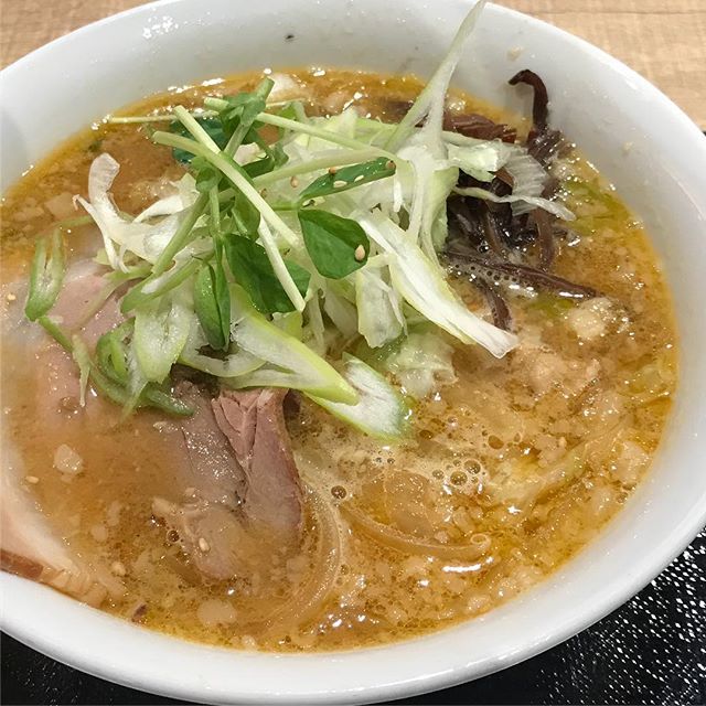 think_for_llc's tweet photo. 本日の朝食は���新千歳空港国内線ターミナル内富川製麺所さんの味噌ラーメン！これからフライトでーす。
#朝ラー #味噌ラーメン #新千歳空港 #今日のthinkfor https://t.co/3w98Zr0vVD https://t.co/FzLd7fjXqU