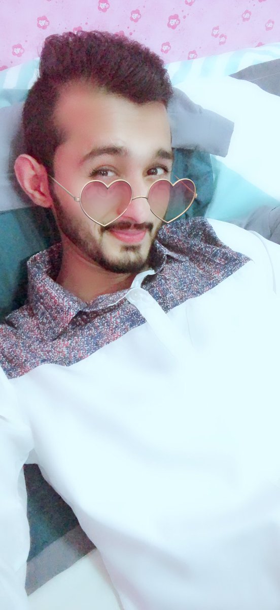 Usman21176's tweet photo. Selfy for my birthday https://t.co/kdy4TCReD8