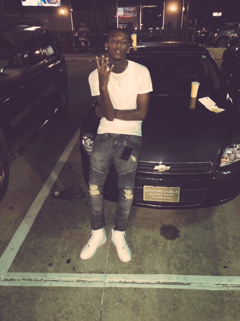 4BoyzShoota's tweet photo. Ima blow this bitch in PUBLIC, FUCK IT 💫 https://t.co/wtIUKwdgdJ