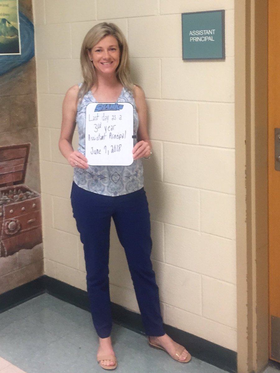 TeechoneDonna's tweet photo. Last Day as a 3rd year Assistant Principal! #sjmssharks17 https://t.co/Xw3PthkKJ7