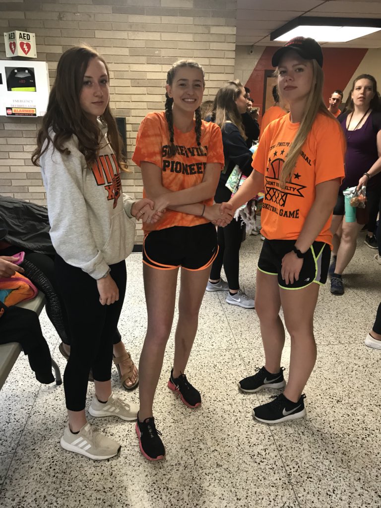 We’d like to say thank you to everyone who has been a part of this twitter’s success in the past three years. Handing the baton off to jv junior Megan Cantillon. Prepare for a significant reduction in the quality of content. 

With utmost insincerity, Meghan and Julia ❤️