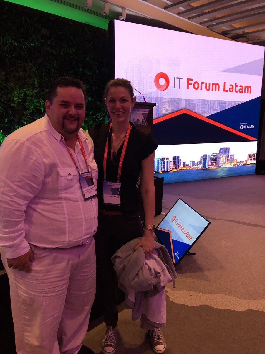 pabloeduardo's tweet photo. Thanks a lot "Mistress of Machines” @grok_ great presentation. Aquí con la investigadora del Massachusetts Institute of Technology (MIT), experta en la interacción humano-robot. #ITForumLATAM https://t.co/I3dEOB4rcX