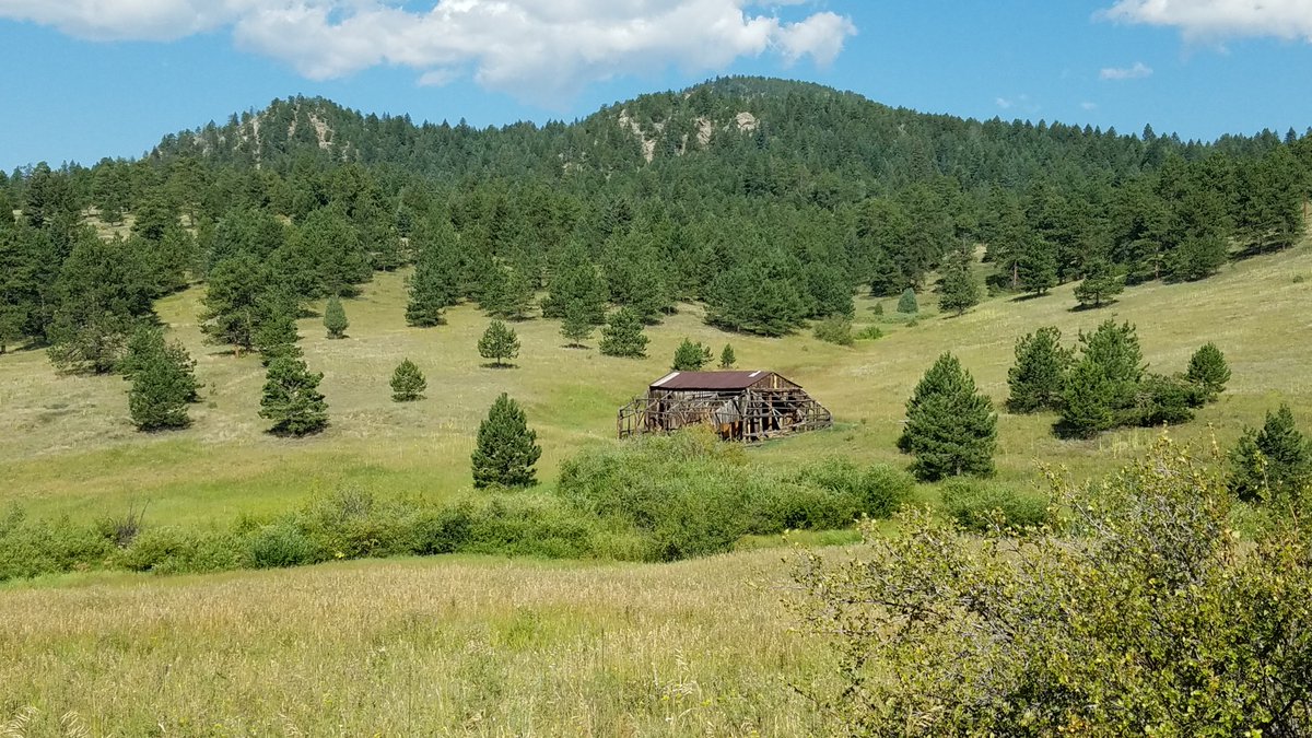 onesunchasers's tweet photo. The Walker Ranch loop is worth every bit of effort it takes to both get there and #hike the 7.6 mile #trail near #Boulder #Colorado. #Travel #Nature #OptOutside #FrontRangeHikes https://t.co/ZiM0Lt5Yl9