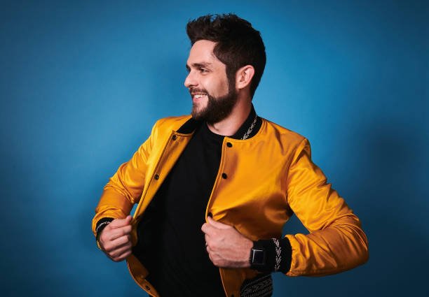 ThomasRhettFan_'s tweet photo. .@ThomasRhett poses in the portrait studio at the #CMAFest. 
📸 John Shearer https://t.co/p7JdRrM48c