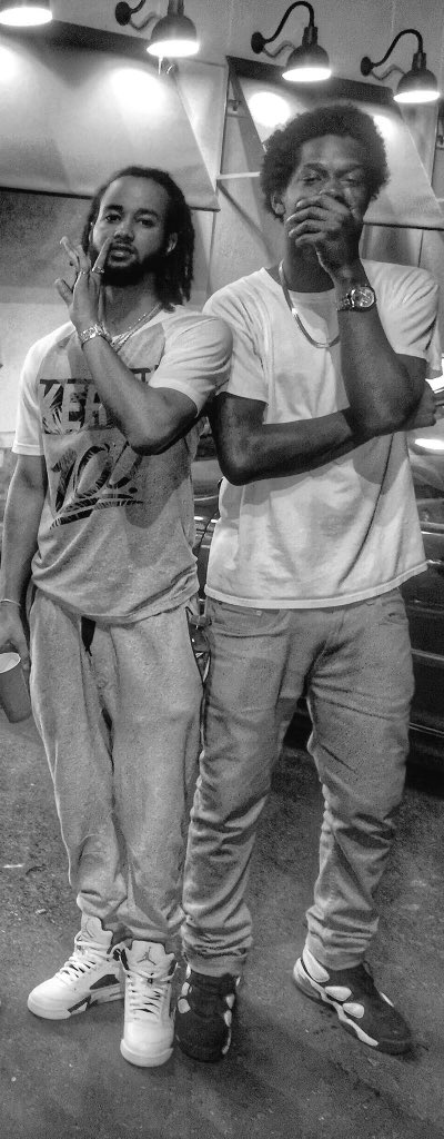 SouthsidePopi's tweet photo. Happy Dove day to my Dove One ... miss you cuz 🕊 ... #FreeShmoney #MrYessirYessir https://t.co/K4J1pZQm6M