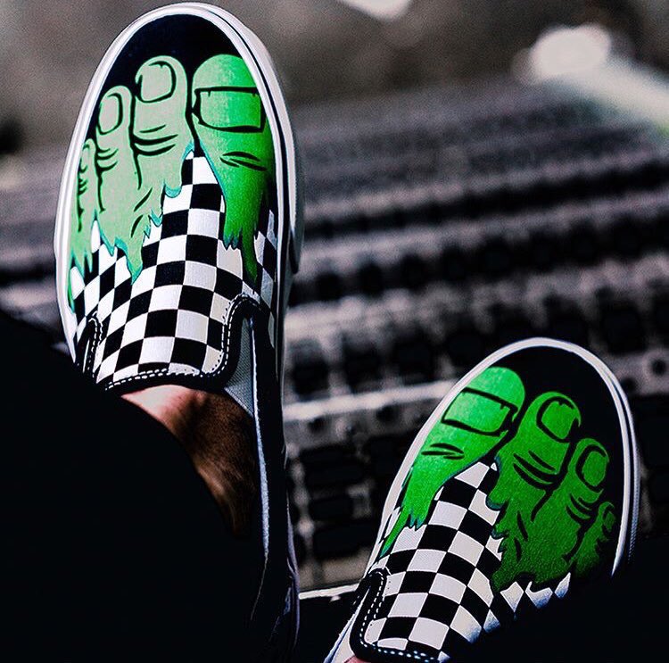 vans marvel hulk slip on