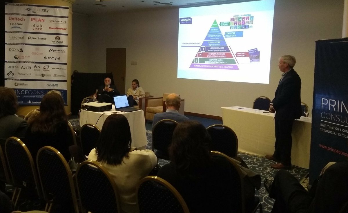 luispapagni's tweet photo. XV Foro de Gobierto y Ciudades Digitales, moderando la mesa de provincias con @MaLucreEscandon de Entre Rios y @relaffitte Neuquén, compartiendo sus enormes experiencias y un cierre de lujo, mano a mano con Gustavo Beliz (BID-INTAL). Gracias @princeconsul https://t.co/L88PgOpEAY