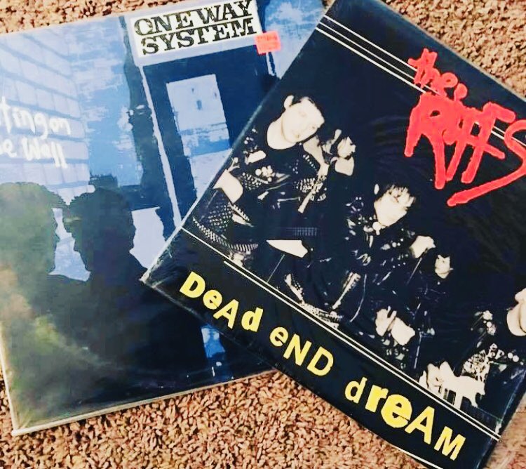 TipoftheEars's tweet photo. I should be going to bed, but I’m spinning records tonight! #vinyl #vinylcollection #theriffs #onewaysystem #technics #record #Classics #punk #punkrock https://t.co/JKoGhPG9dG