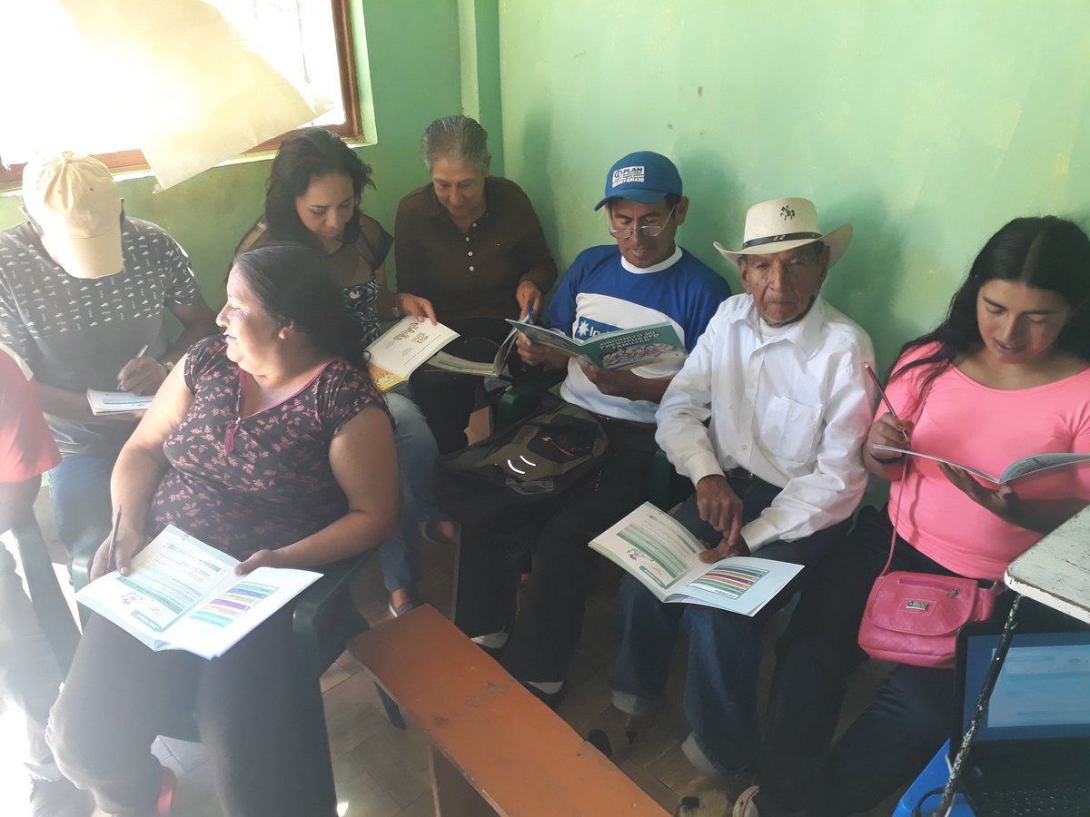 afaustom's tweet photo. 07-06-2018:En #Cangonama #Paltas, muy satisfactorio el proceso. #ProgramaEducacionFinanciera  gracias por la participación; el trabajo articulado fortalece las habilidades y destrezas de los beneficiarios @GabrielVacacela @encafili @LojaPropone #PlanDesarrolloProvincial #Loja https://t.co/yabAOx3dPZ