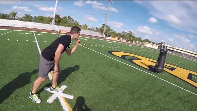 .<a href="/decodrive/">Deco Drive</a>'s <a href="/ChrisVanVliet/">Chris Van Vliet</a> tests out robotic tackling dummy MVP Drive wsvn.com/entertainment/…
