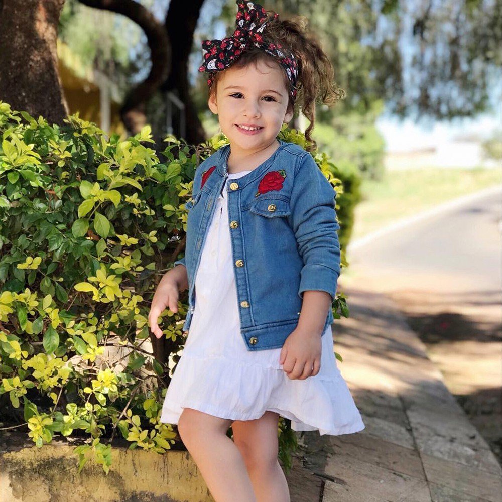 Coloritta_com's tweet image. A fofura do dia é o look da linda Alice - do insta @lhaizacampos - com a jaqueta... instagram.com/p/Bjvs9N0hCy2