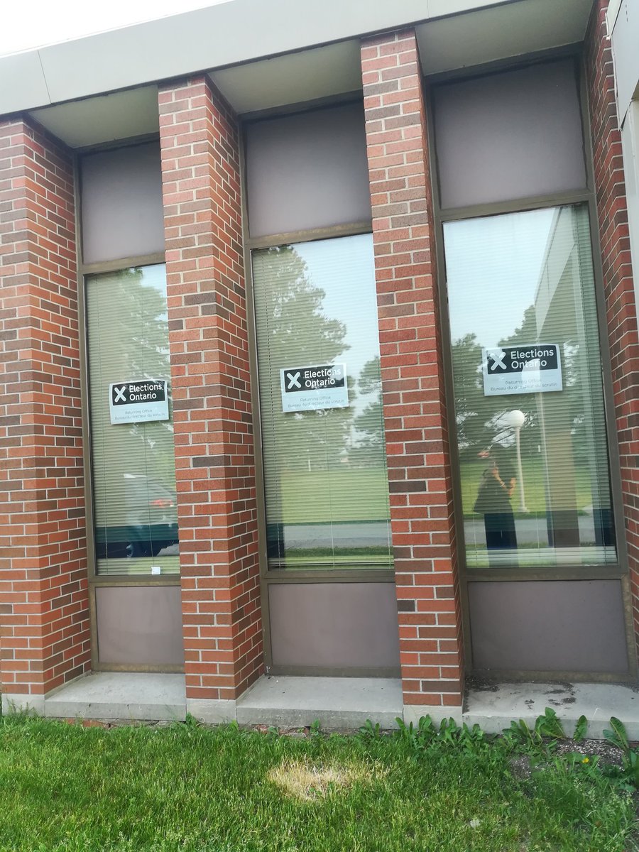 ABIvsWORLD's tweet photo. Working in Oakville for the Canadian Media Elections Consortium. Providing media with results as they come in.

Enjoying the fast paced and exciting environment of it all.

#OntarioVotes #ontpoli https://t.co/rtUUjW9Kbo