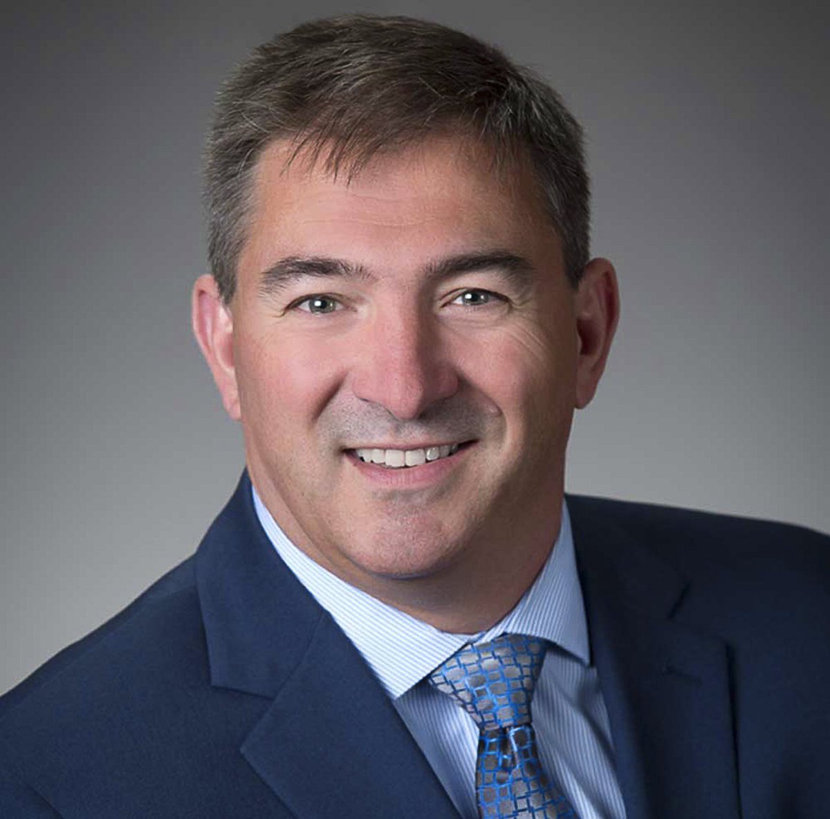 Four-term Liberal incumbent Jeff Leal has gone down to defeat in Peterborough-Kawartha. Progressive Conservative Dave Smith had been declared the winner with 37.5% of the vote with 61 of 104 polls reporting.
#ptbo <a href="/CityPtbo/">City of Peterborough</a> @PtboCounty