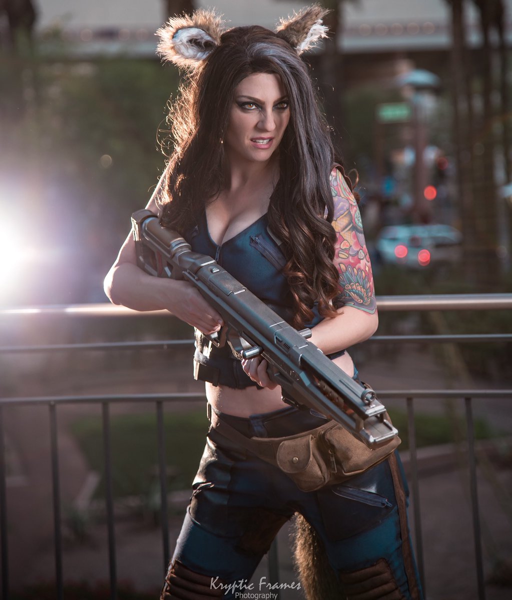 I live for the simple things... like how much this is gonna hurt

Photo by Krypticframes 

#GuardiansOfTheGalaxy #rocketraccoon #rocketraccooncosplay #AvengersInfinityWar #BradleyCooper #iamgroot #Marvel #marvelcosplay #MarvelComics
