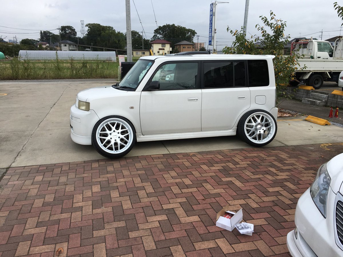 こうた って全然小回り効かないしハンドル重いし疲れるけどまた乗りたいかも もちろんサンルーフ付きがいい 結構色んな所行ったし優秀な車でした