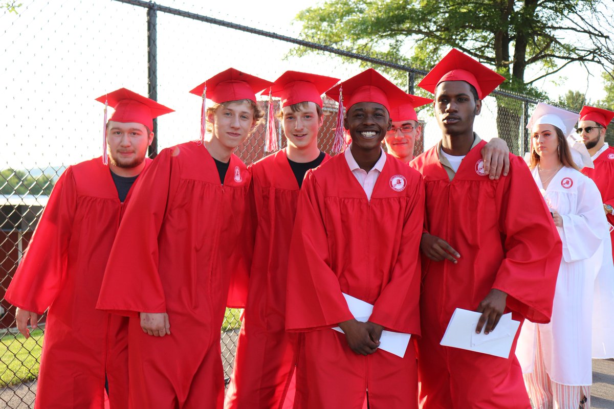 WASDSchools's tweet photo. "Here's to all the places we went. And all the places we'll go." Congrats to the 332 members of the @WAHSwasd Class of 2018! Best wishes to each and every one of you on your future endeavors! 🎓 #WAHSGrad18

See more pics: https://t.co/WI54H58E7t https://t.co/NDmrqXbqVG