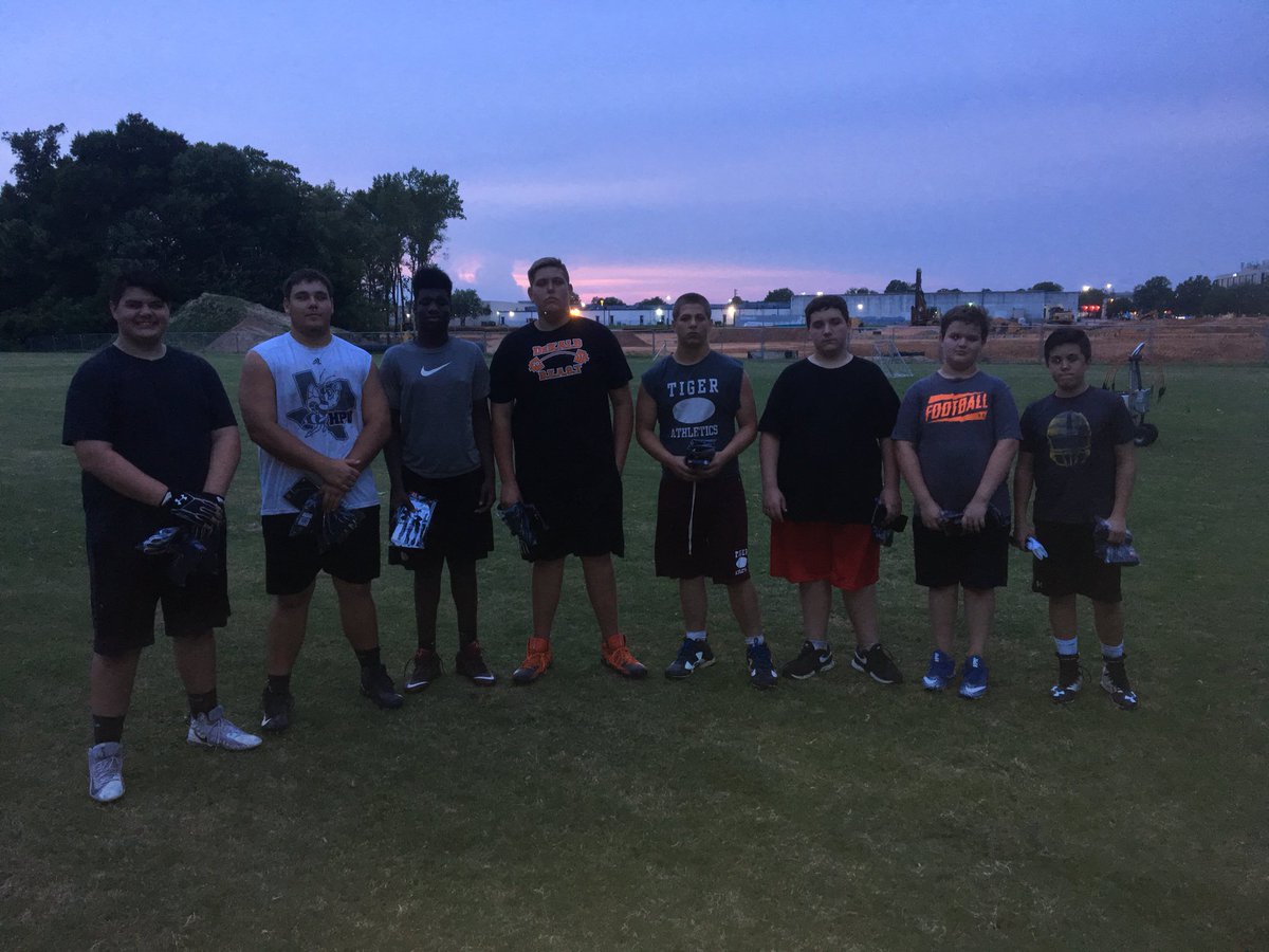 CoachWGriffis's tweet photo. Beast Texas Football Academy O-Line Awards go to:
Whitt Sparks- DeKalb
Cade Jones- Troup
Michael Williams- Spring Hill
Jonathon Briggs- DeKalb
Dalton Palmer- Troup
Will Grant- Hubbard MS
Jackson Gentry- 3 Lakes MS
Ethan Shelburn- 3 Lakes MS https://t.co/7vbhSKB9fK