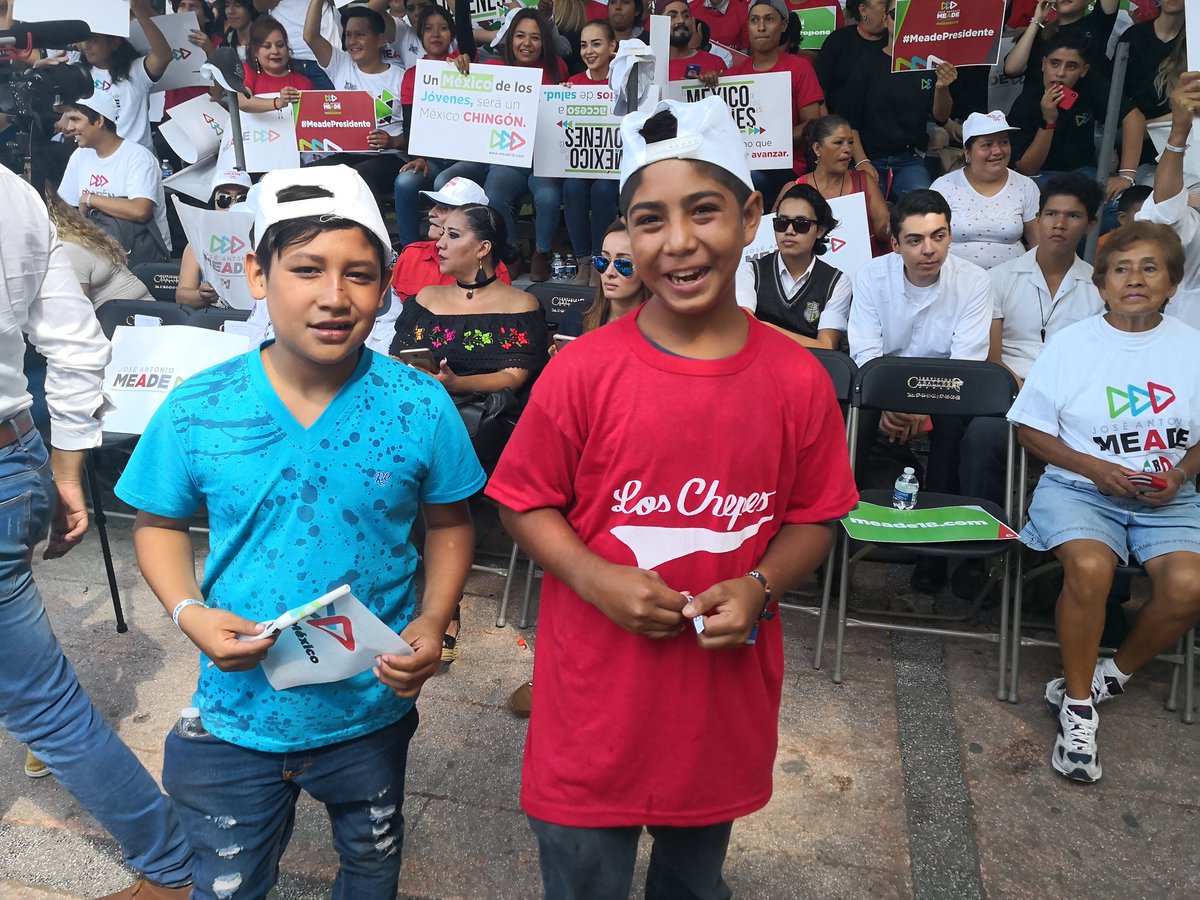 LosChepes18's tweet photo. ¡Desde #Zamora, los jóvenes gritamos que vamos por un #MéxicoChigón con @JoseAMeadeK! ¡Vamos a ganar! #ChepesConMeade #MeadePresidente https://t.co/W1WWL0WQkt