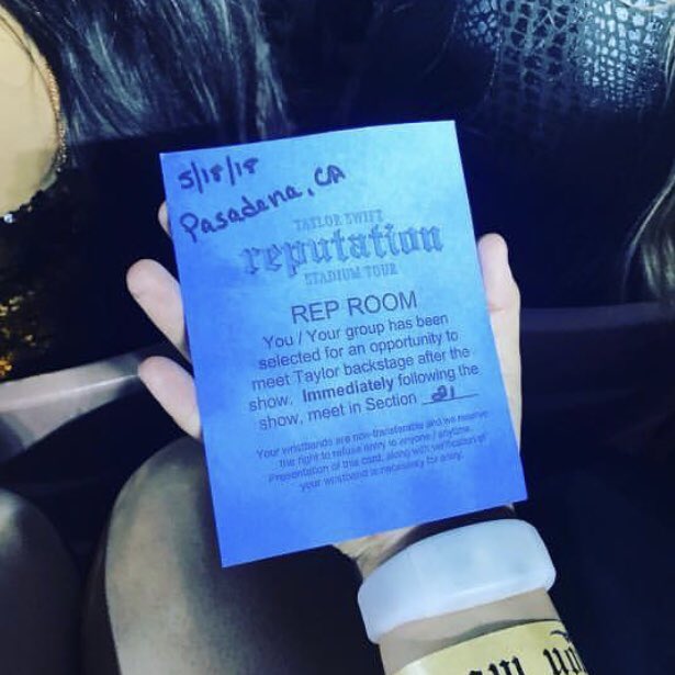 folklorestory's tweet photo. #repTourManchester, RT for good luck tomorrow 
🍀🍀🍀✨✨✨🐍🐍🐍 https://t.co/tCv5fDAiKj