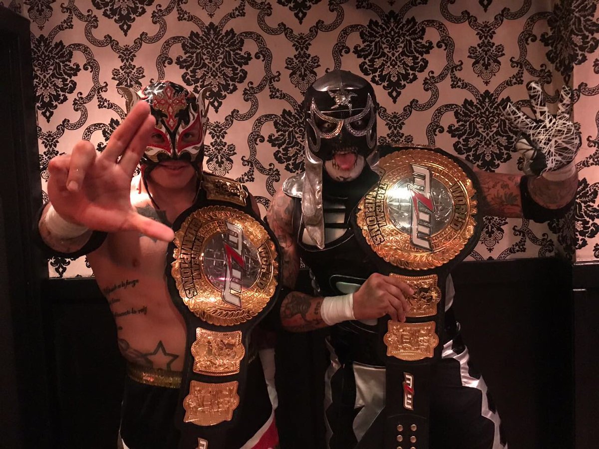 ⁦@PentagonJunior⁩ y ⁦@ReyFenixMx⁩ sigen demostrando porque son los mejores en el mundo. Ahora en ⁦@MLW⁩ transmitido por ⁦@beINSPORTS⁩. Nuevos campeones de pareja