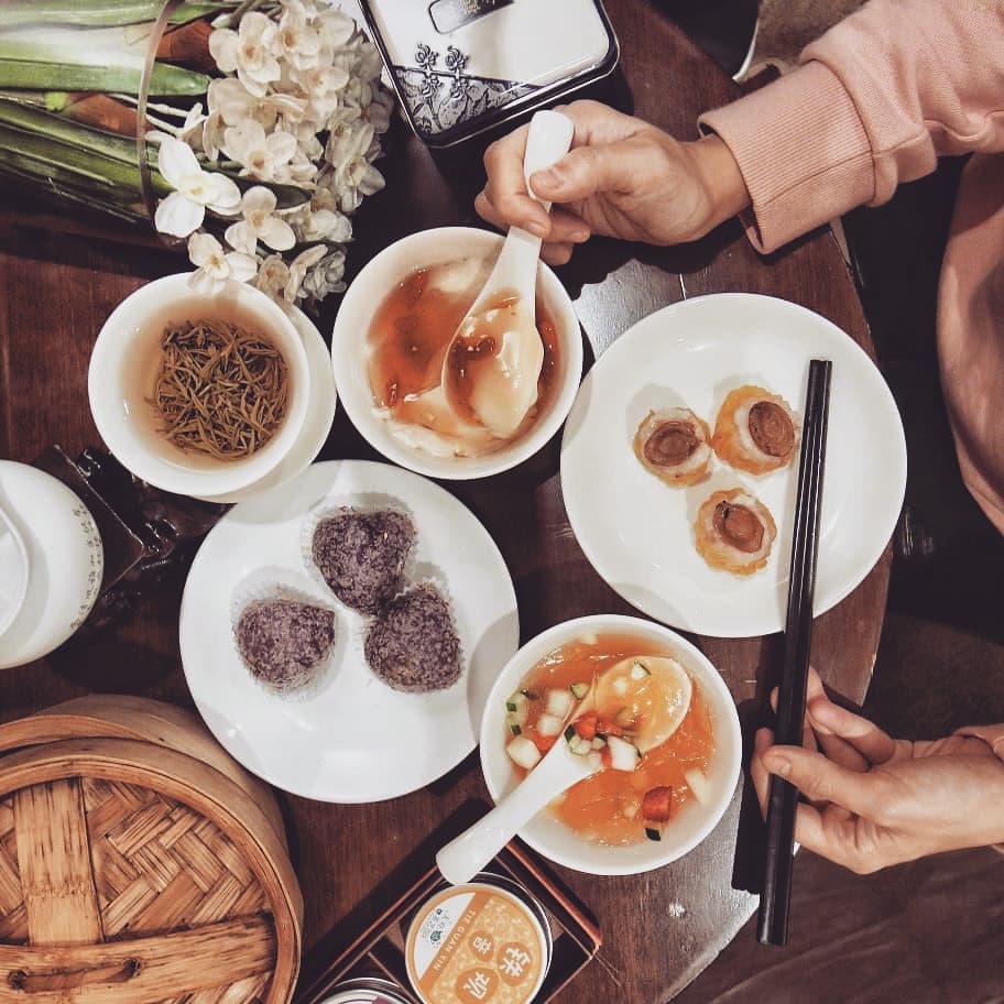 Feeling nostalgic? Gather your loved ones and head over to Si Chua Dou Hua at PARKROYAL on Kitchener Road for a delightful #lunch affair!
Make your reservations now at ow.ly/Gpbh30knODI.
📷: @eatmoresg