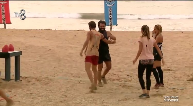 t_turabiadem_a's tweet photo. #AdTur 😔😔 #Survivor2018
#Adem #Turabi https://t.co/lGjXaAA0On