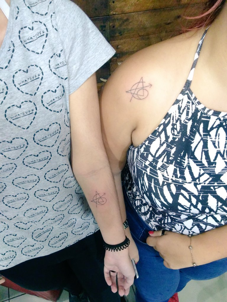 darksromanoff's tweet photo. As Marvel fans, we feel part of the family, we also put in our bodies the homage to the avengers who have marked our lives, every love and affection for all of you ♥️♥️♥️

@ChrisEvans 
@RobertDowneyJr 
@Renner4Real 
@MarkRuffalo 
@chrishemsworth 
and Scarlett Johansson ♥️ https://t.co/K98KXfwvfE