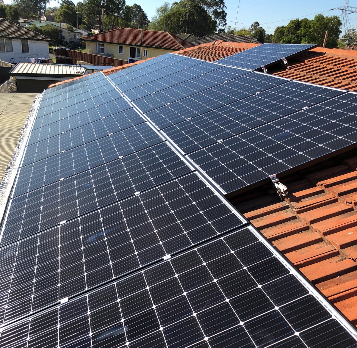 Hello Solar tweet media